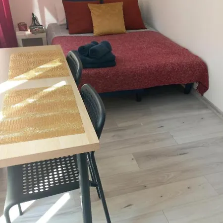 Hola Narutowicza 41 * وودج